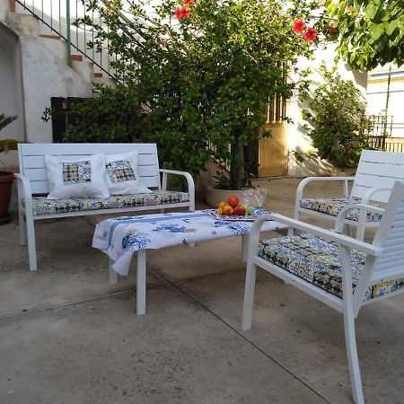 Casale Hibiscus Villa Santa Maria Del Focallo Exterior photo